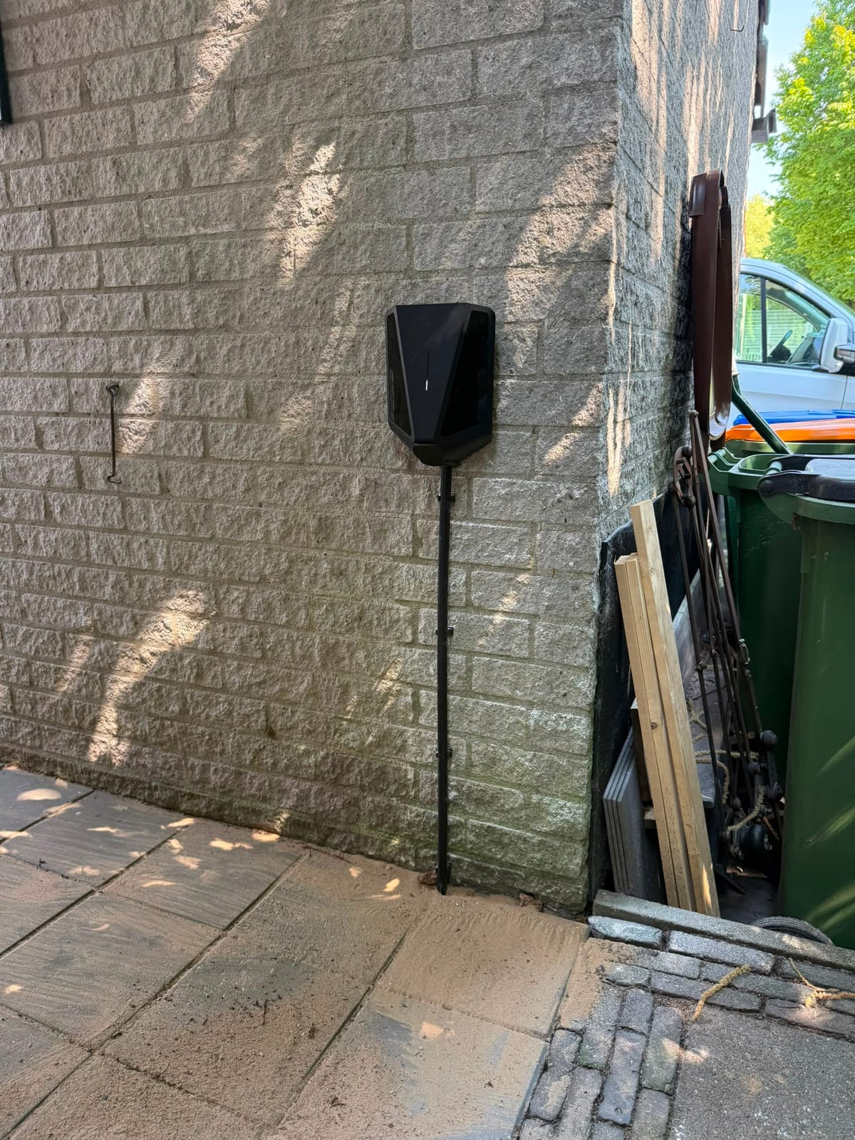 Laadpalen in Ede geplaatst door Houvolt