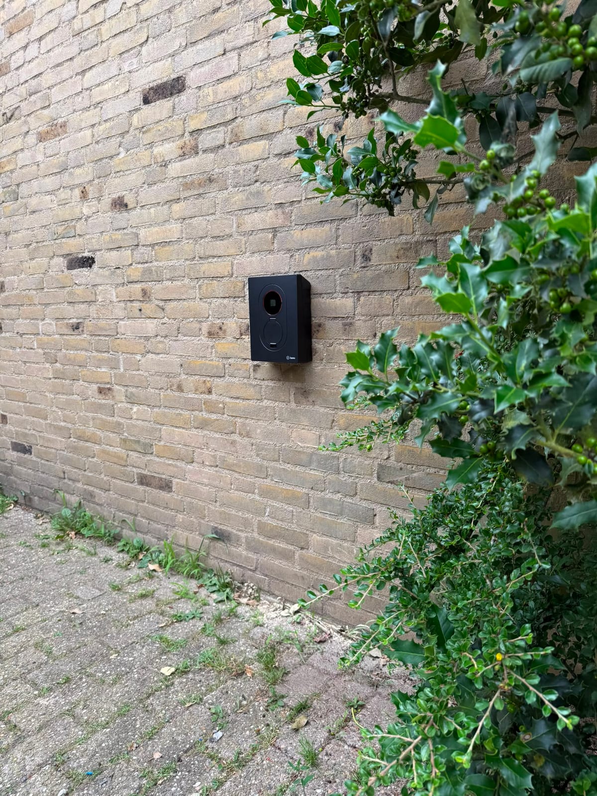 Laadpalen in Arnhem geplaatst door Houvolt