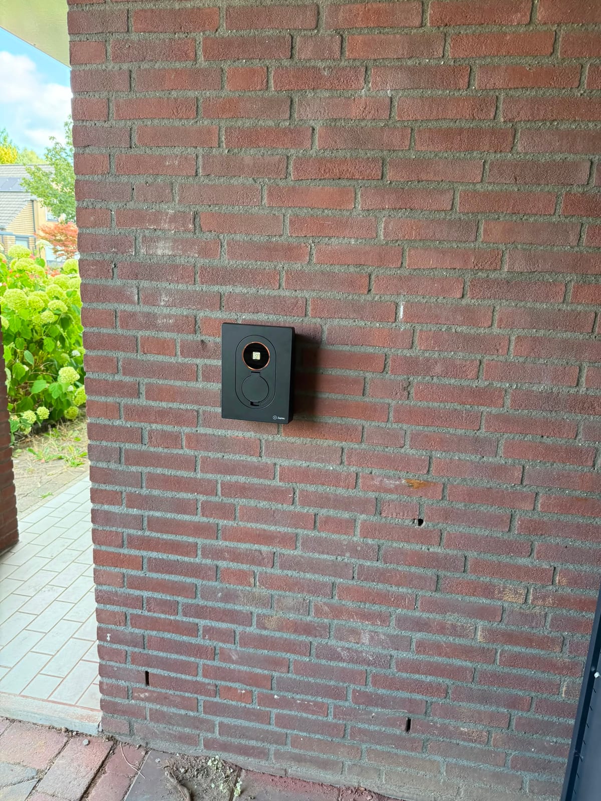Laadpalen in Arnhem geplaatst door Houvolt